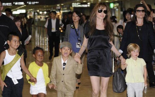 Choáng với biệt thự triệu đô 7 mẹ con Angelina Jolie đang ở