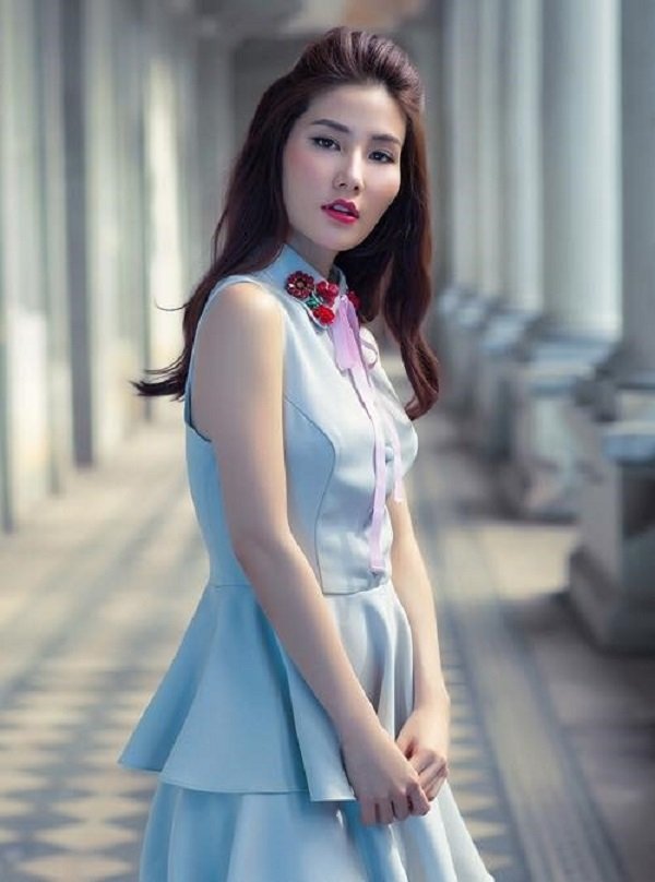 Sao Việt 'bùng cơn sốt' váy áo họa tiết mùa thu