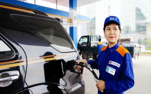 Mua mỗi lít xăng phải trả 8.800 đồng tiền thuế phí vì cách tính mới