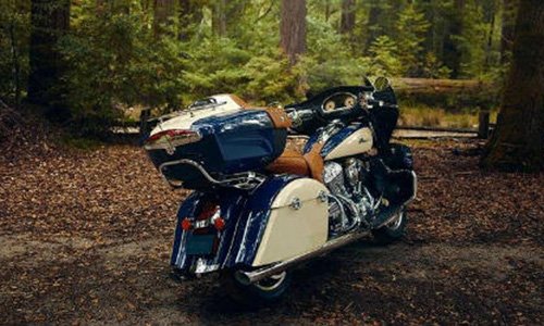 2017 Indian Roadmaster đủ sức “hạ gục” Harley-Davidson