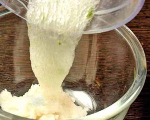 Tự chế kem dưỡng ẩm từ gel lô hội và dầu dừa