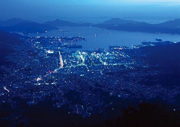 Những điểm ngắm cảnh đêm đẹp nhất Nhật Bản
