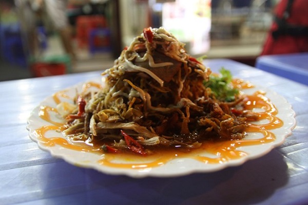 Quán phở trộn chua ngọt lạ miệng ở Hà Nội