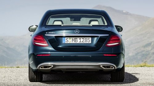 BMW 5-Series và Mercedes Benz E-Class: Ai bạo hơn ai?
