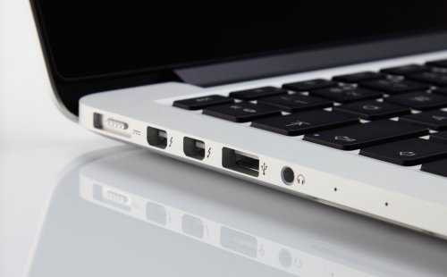 Apple sẽ loại bỏ cổng USB truyền thống trên MacBook Pro