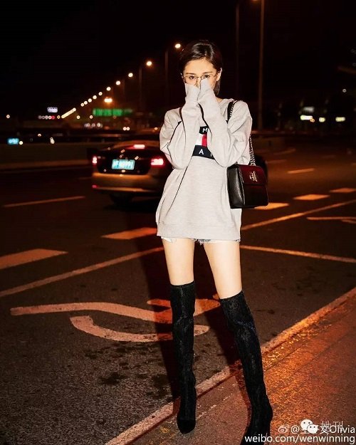 Dương Mịch dẫn đầu loạt sao diện mốt không quần mùa lạnh