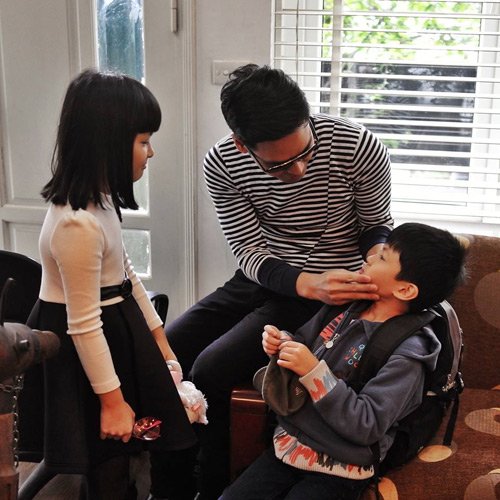 Tan chảy với hình ảnh bên vợ đẹp, con xinh của Phan Anh