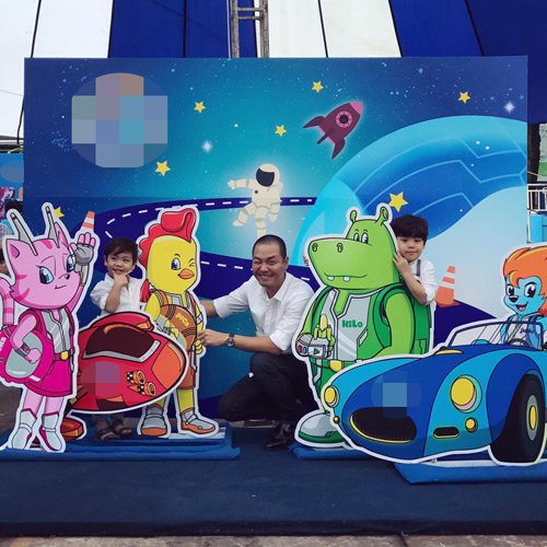 Tan chảy với hình ảnh bên vợ đẹp, con xinh của Phan Anh