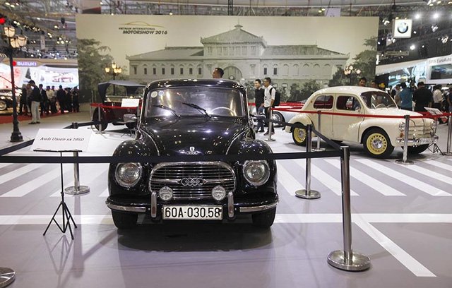 Gian hàng xe cổ - Nơi dành cho người yêu xe