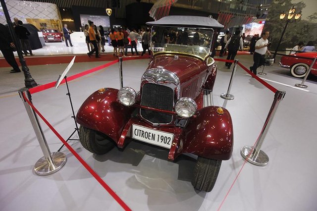 Gian hàng xe cổ - Nơi dành cho người yêu xe