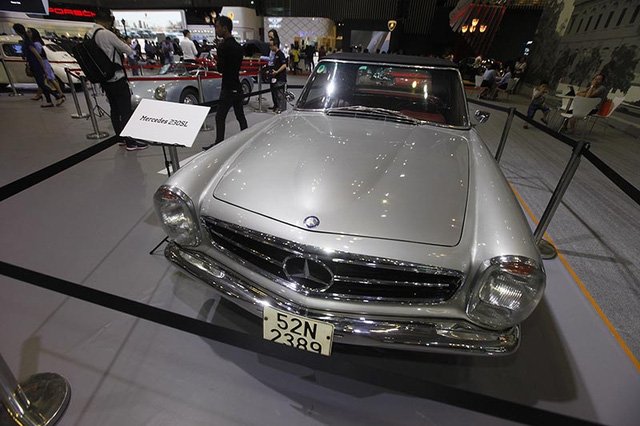 Gian hàng xe cổ - Nơi dành cho người yêu xe