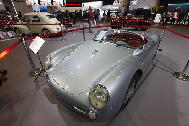 Gian hàng xe cổ - Nơi dành cho người yêu xe