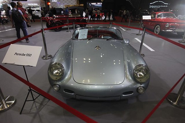 Gian hàng xe cổ - Nơi dành cho người yêu xe