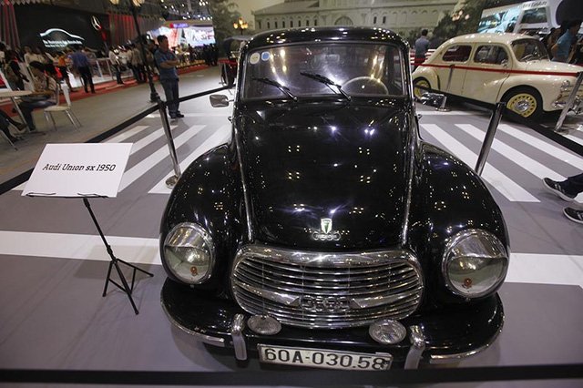 Gian hàng xe cổ - Nơi dành cho người yêu xe