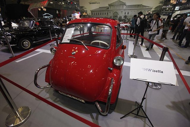 Gian hàng xe cổ - Nơi dành cho người yêu xe