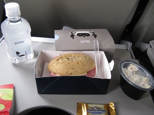 Suất ăn của 10 hãng hàng không tốt nhất thế giới