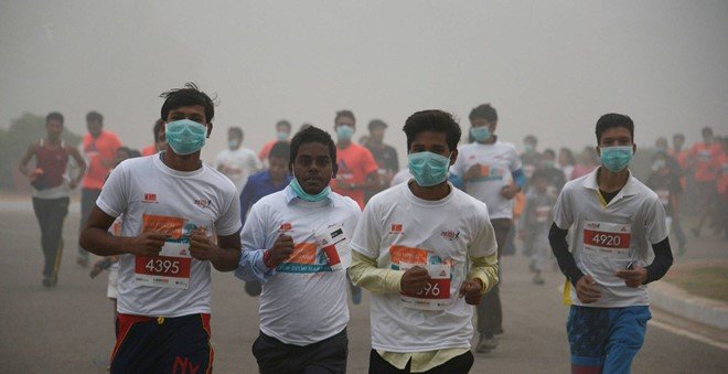 Trường học ở Ấn Độ đóng cửa 3 ngày vì khói độc