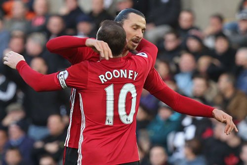 Rooney và Ibrahimovic chạm cột mốc đặc biệt