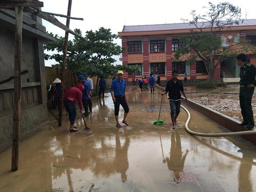 Học sinh vùng lũ Quảng Bình được hỗ trợ 5 năm học phí