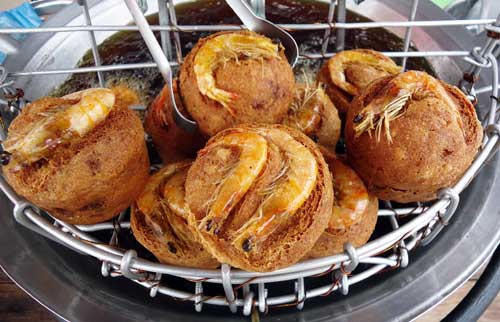 Thơm, giòn bánh cống Khmer Nam Bộ