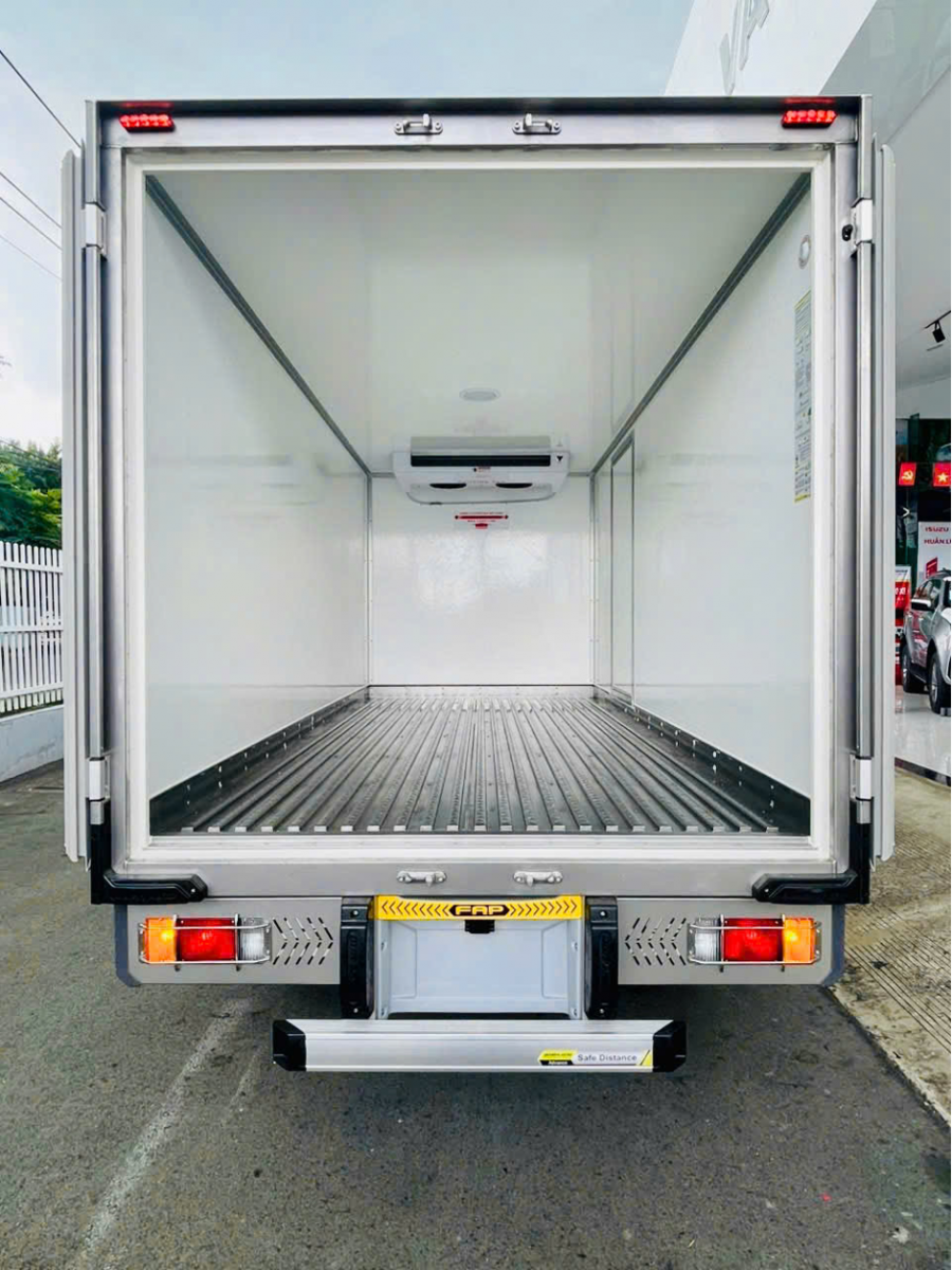 Đầu tư xe đông lạnh Isuzu QKR: Giải pháp giúp doanh nghiệp giữ vững chuỗi cung ứng lạnh trong giai đoạn tăng trưởng